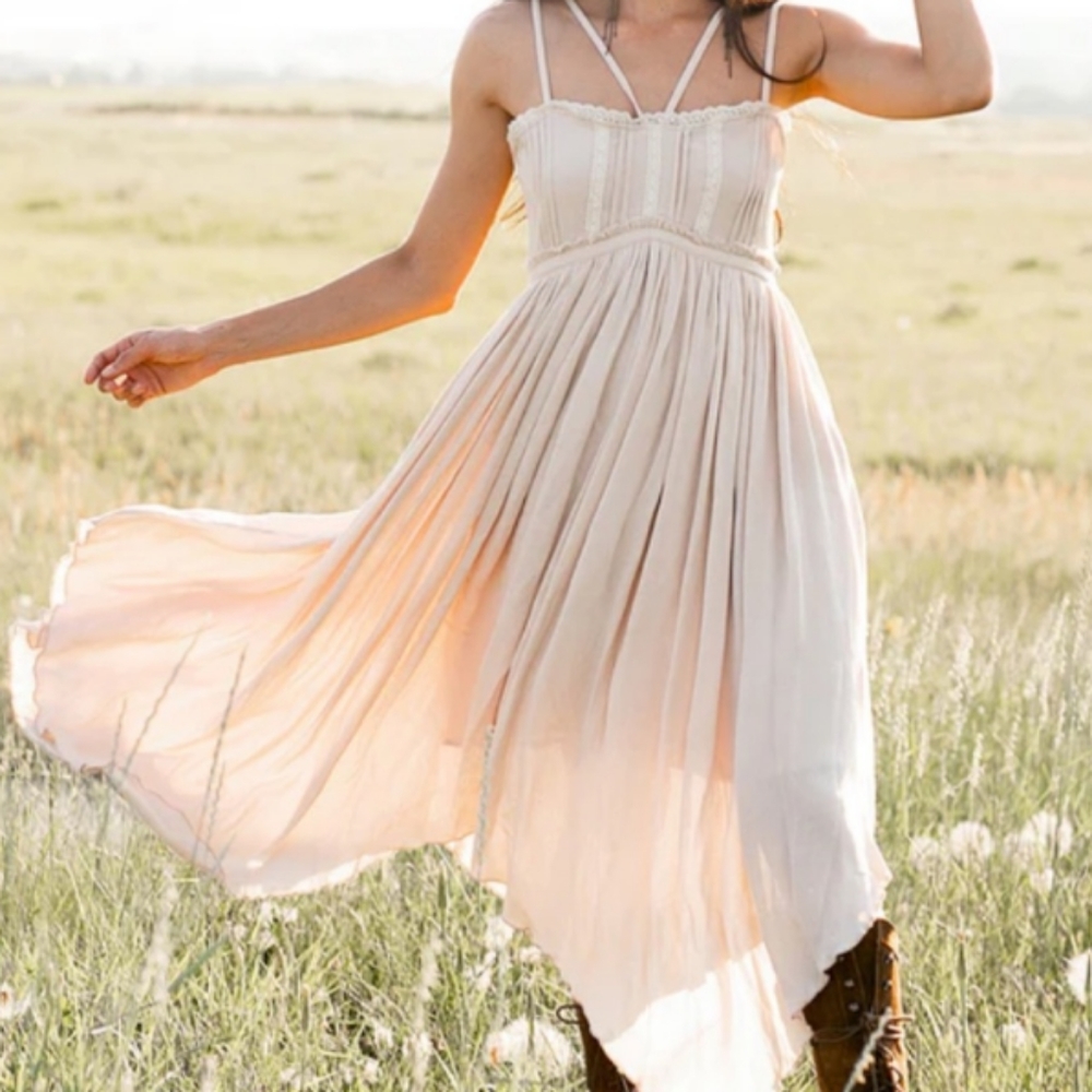 Joyfolie Miley Dress in Shell - Midi Size Small